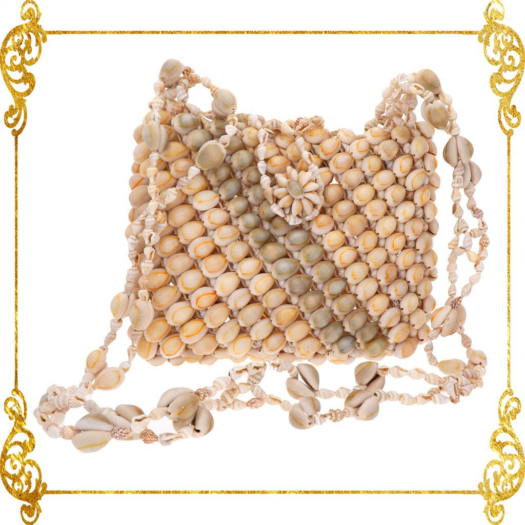 Handmade Cowrie Shell Crossbody Bag – Natural Seashell Shoulder Bag for Beach, Resort, and Summer Outfits